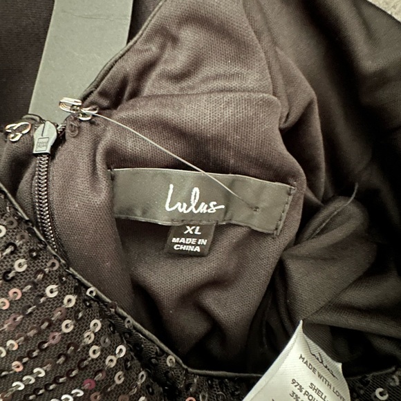 Lulu’s “Isn’t It Iconic Black” sequined wide leg jumpsuit. Never worn, has tags - Picture 5 of 8